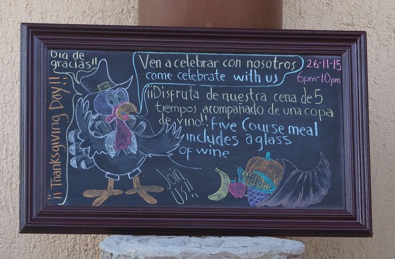 Sign about Thanksgiving dinner